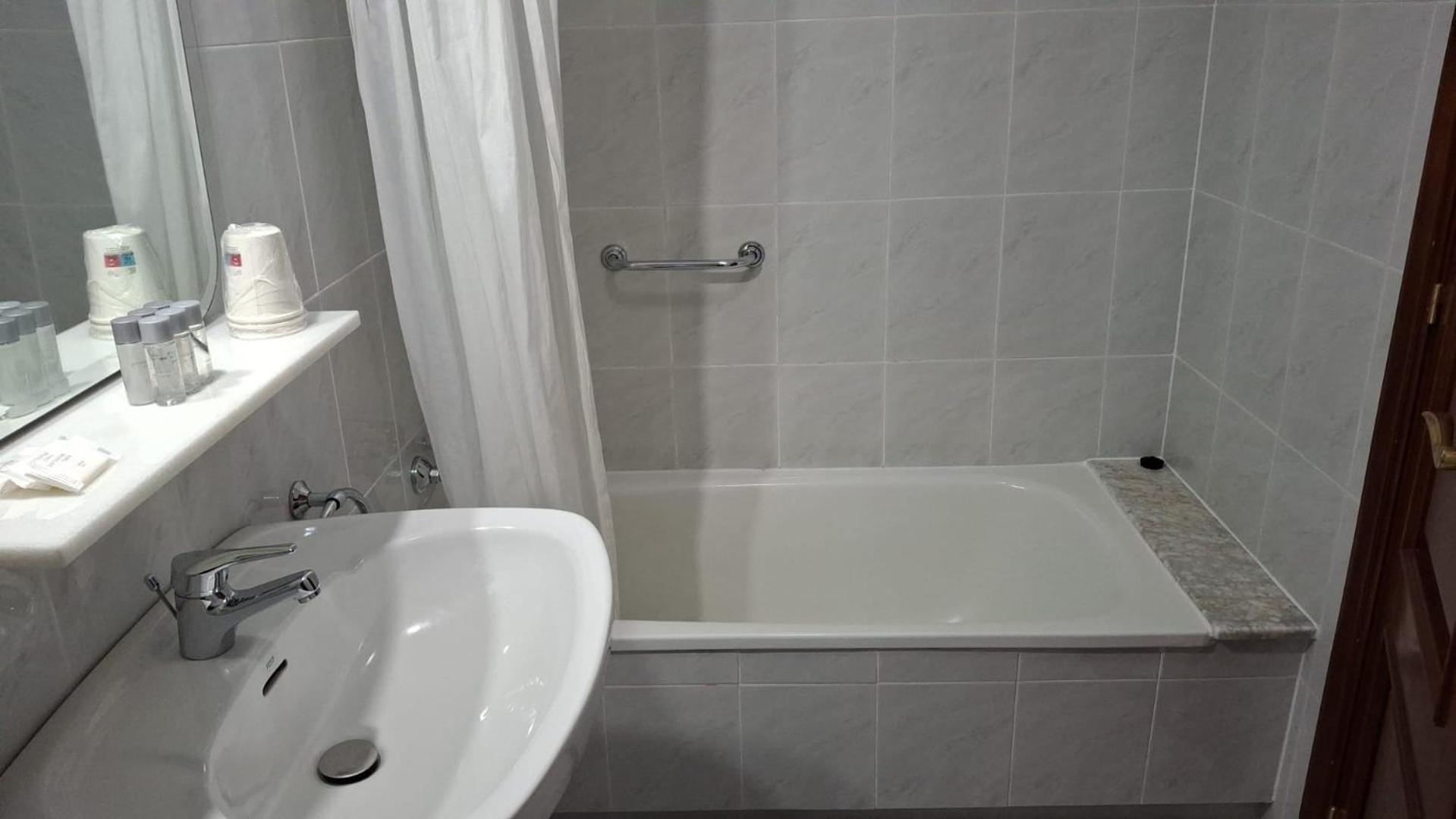 Hotel Capital De Galicia Сантьяго-де-Компостела Экстерьер фото