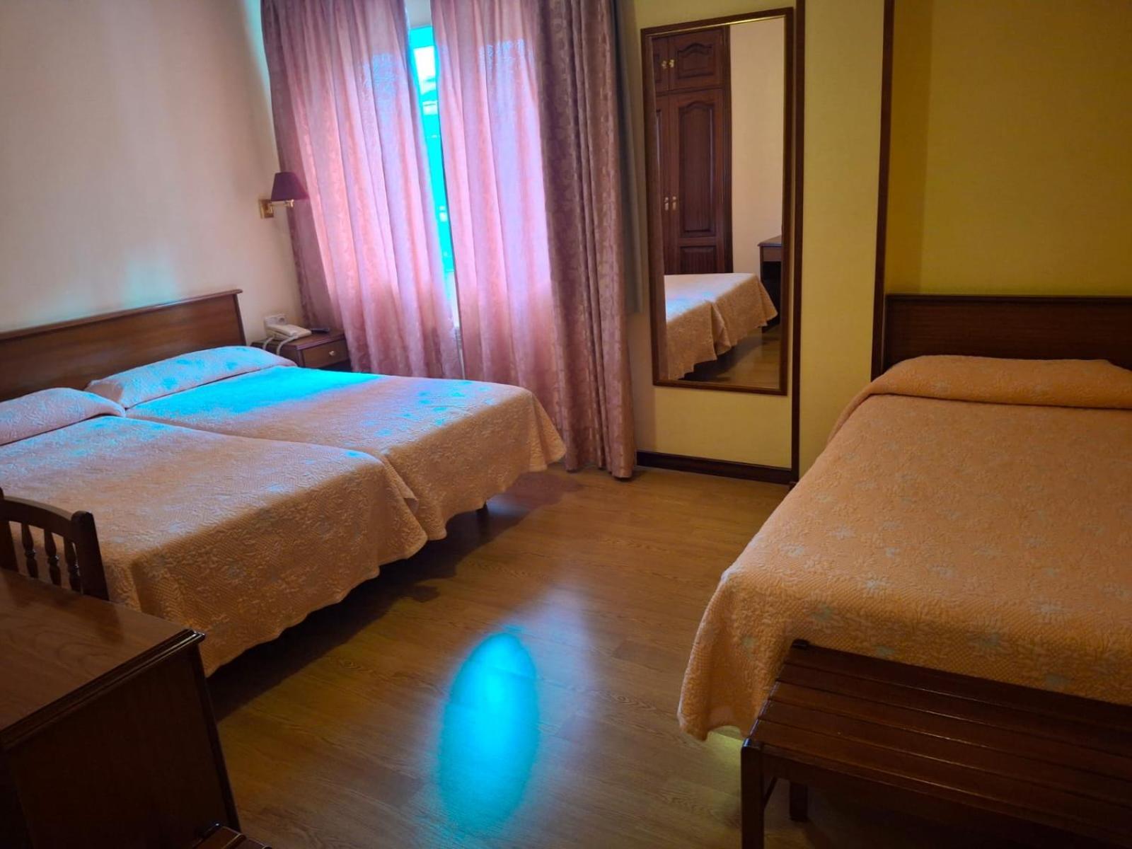 Hotel Capital De Galicia Сантьяго-де-Компостела Экстерьер фото