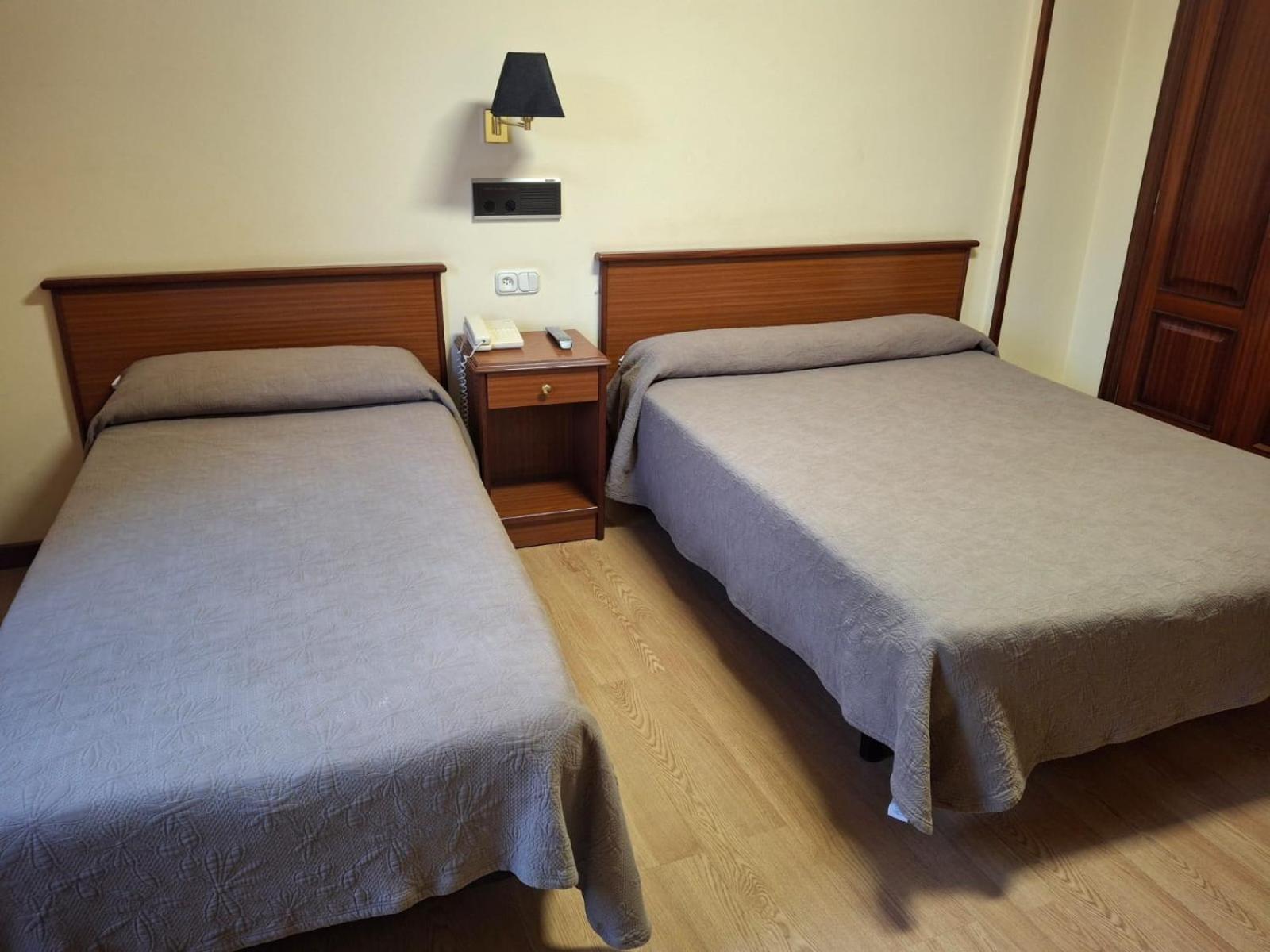Hotel Capital De Galicia Сантьяго-де-Компостела Экстерьер фото